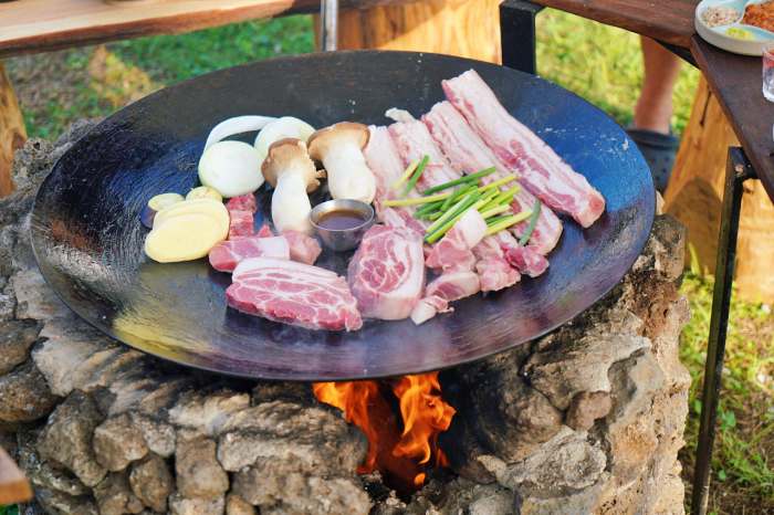 생방송 오늘저녁 한라산 뷰 캠핑장 서귀포 솥뚜껑 제주 흑돼지 바베큐 맛집