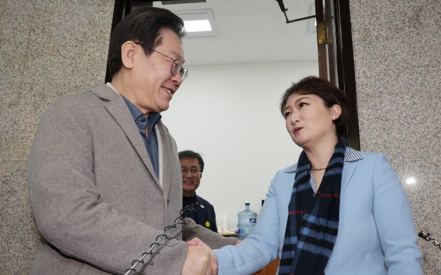 이언주 의원 복당 이유와 민주당 반응