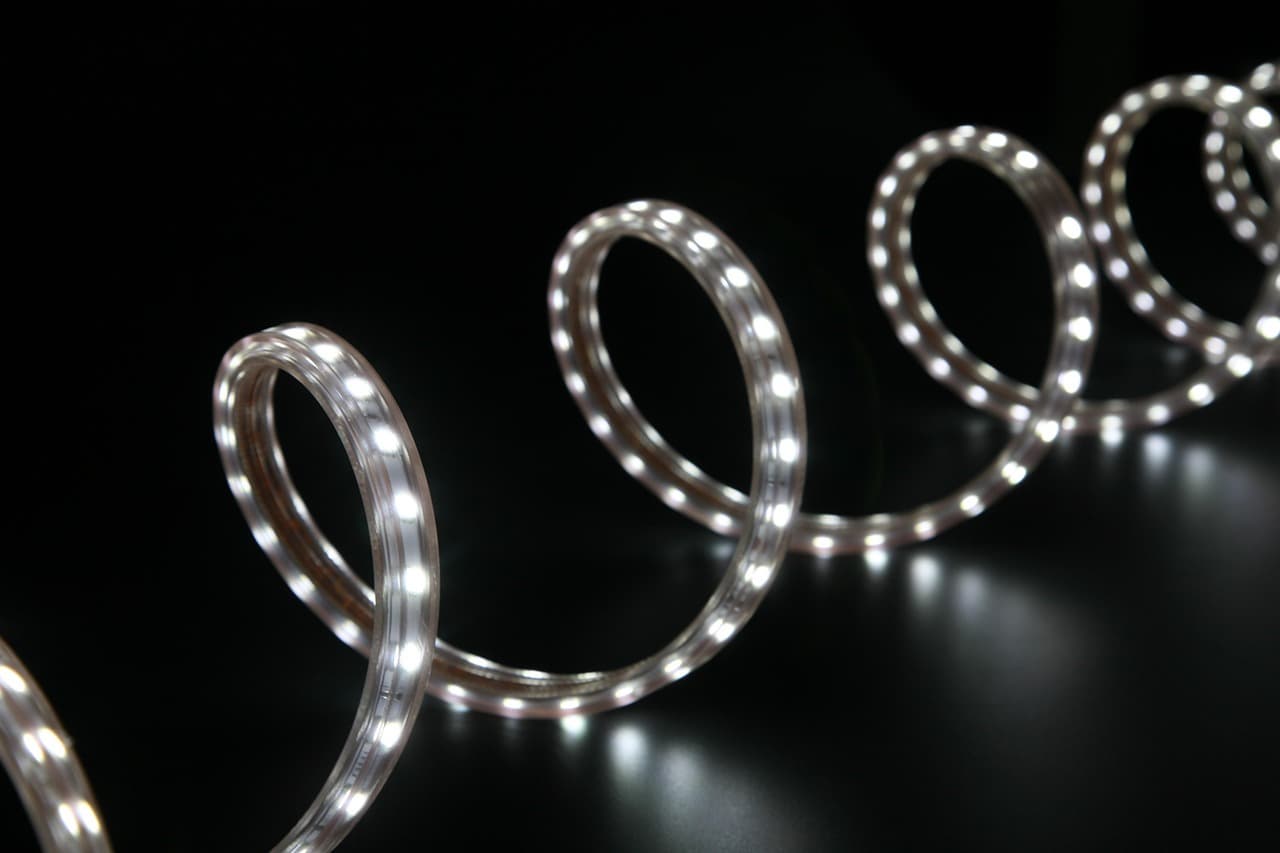 야간 조명의 LED 변화가 건강에 미치는 장단점에 대한 사진