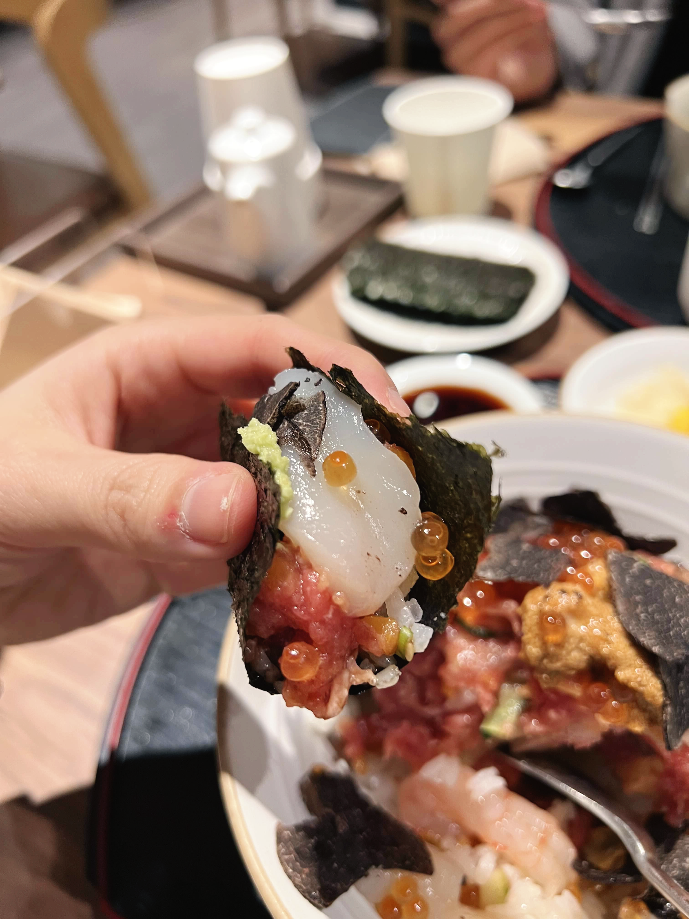 제일 맛있는 카이센동 스시산블루