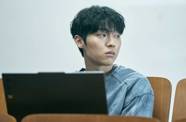 맨 끝줄 소년