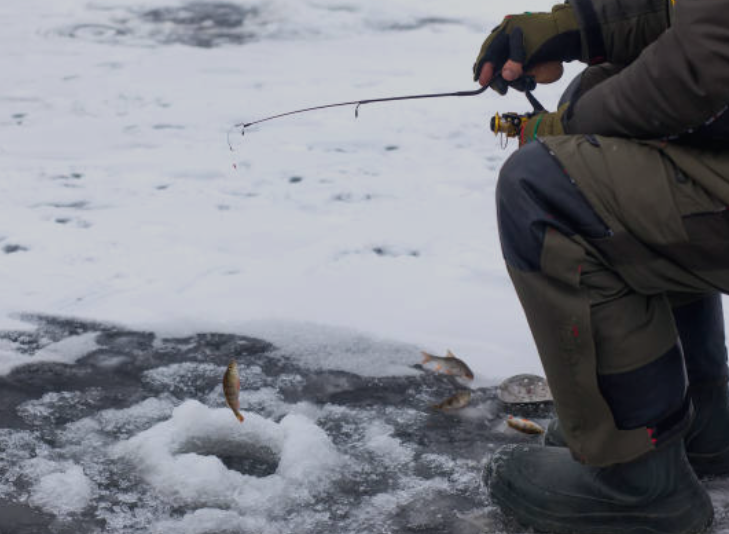 얼음 낚시 이미지2