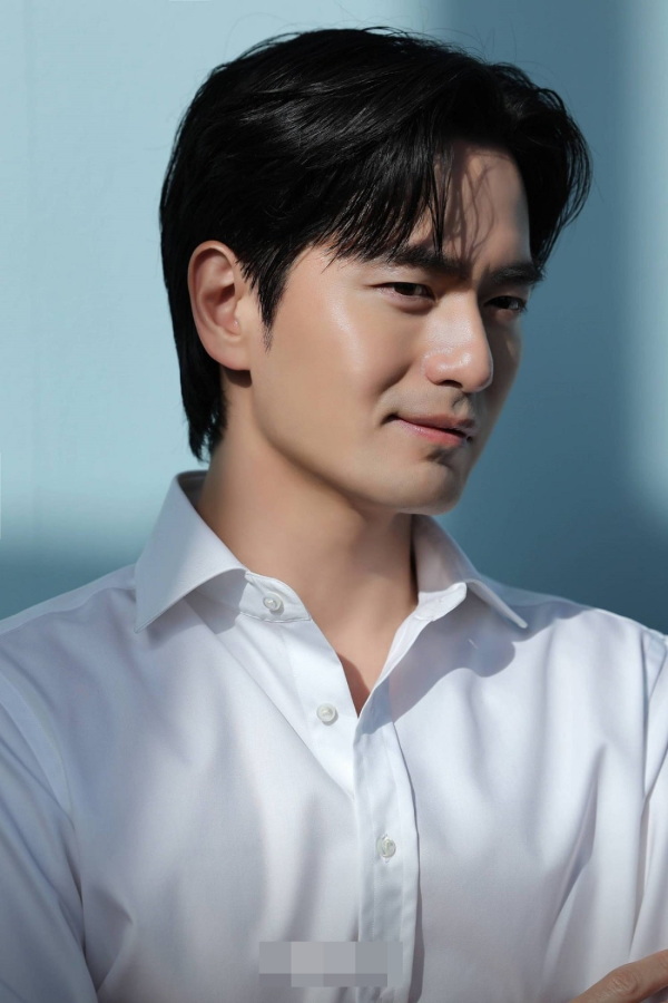 배우 김진욱