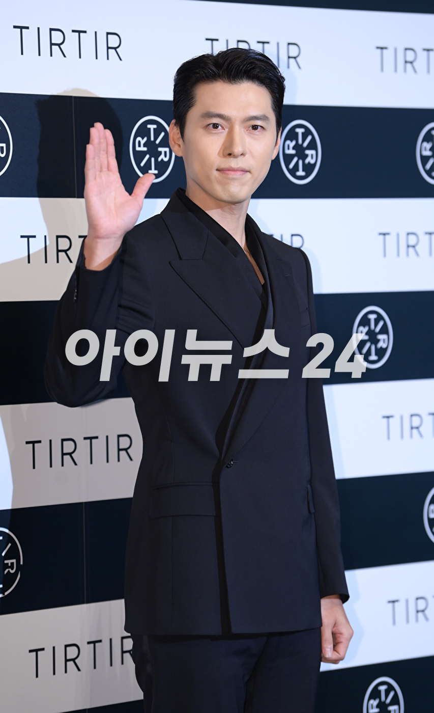 배우 현빈이 30일 오후 서울 중구 반얀트리 클럽&스파 서울에서 열린 티르티르 글로벌 킥오프 행사에 참석하고 있다. [사진=정소희 기자]