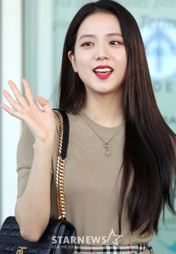 블랙핑크 지수 프로필 메이플 나이 키 인스타 아빠 집안 재산 mbti