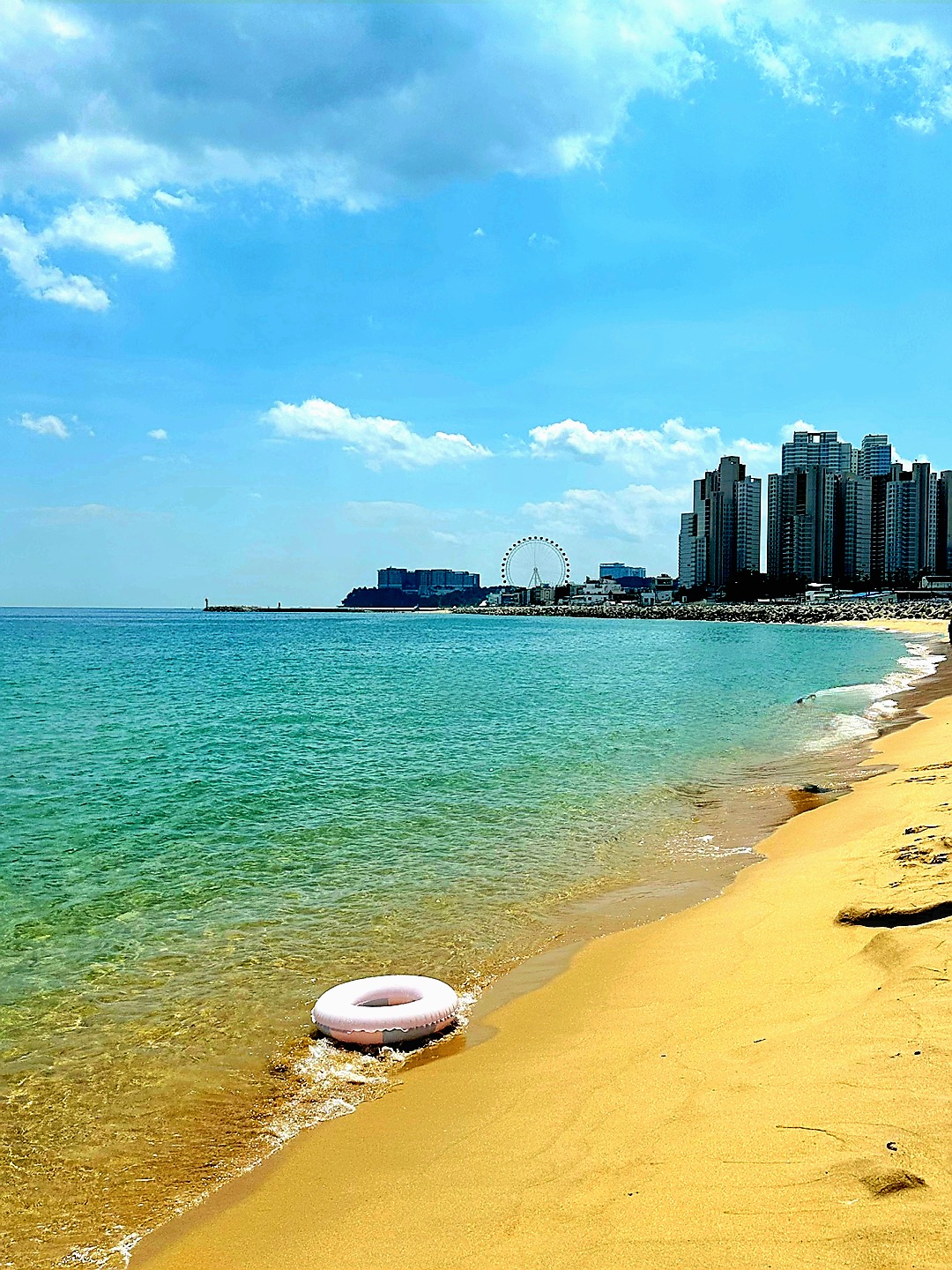 속초-해수욕장은-뜨거웠습니다.