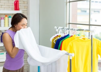 장마철 빨래 냄새 제거방법 [꿉꿉한 냄새 없이 산뜻하게 건조하는 꿀팁!] 장마철 빨래 냄새 제거방법 [꿉꿉한 냄새 없이 산뜻하게 건조하는 꿀팁!] 