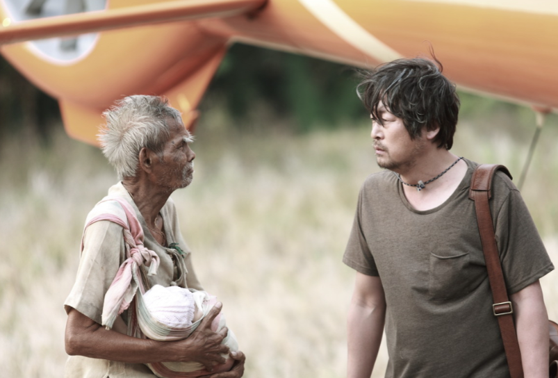 캄보디아에서 의문의 노인을 만난 수현