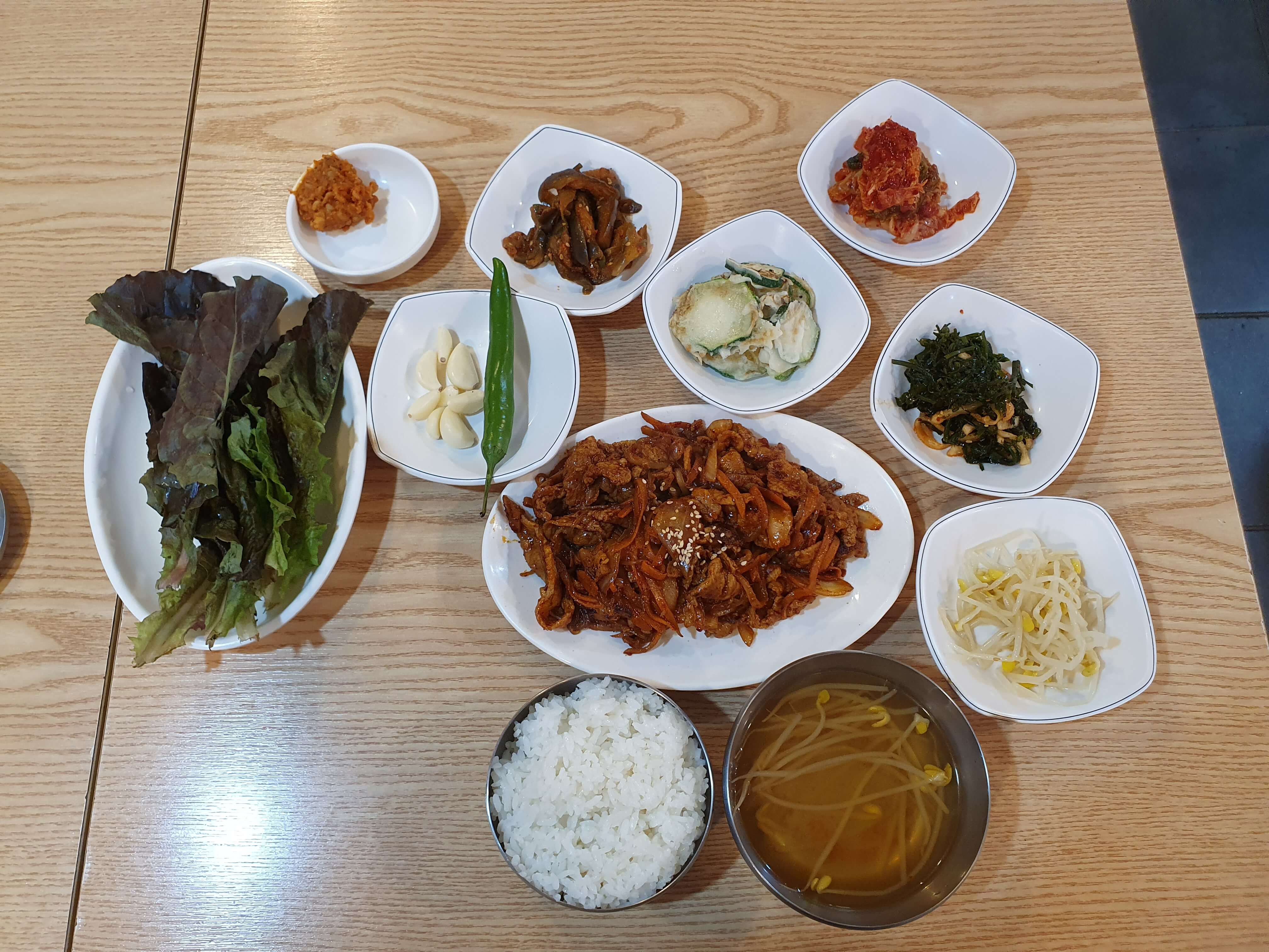 양이식당 주문 메뉴 가격 두루치기 8,000원