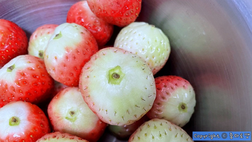딸기-심지