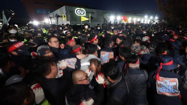 진주 화물연대 사고, CU 물류센터 사망, BGF리테일 원청교섭, 화물연대 총집결, 진주 정촌면 집회, 노동자 사망 사고, 노란봉투법 뜻, 특수고용직 정의, 노조법 2조 3조 개정, 화물연대 규탄대회, BGF로지스 파업, 특수고용노동자 교섭권, 민주노총 총력투쟁, 진주 예하리 사고, 화물 기사 처우 개선, 공권력 살인 논란, 실질적 지배력 판단, 간접고용 문제점, 노동3권 보장, 2026 노동법 이슈