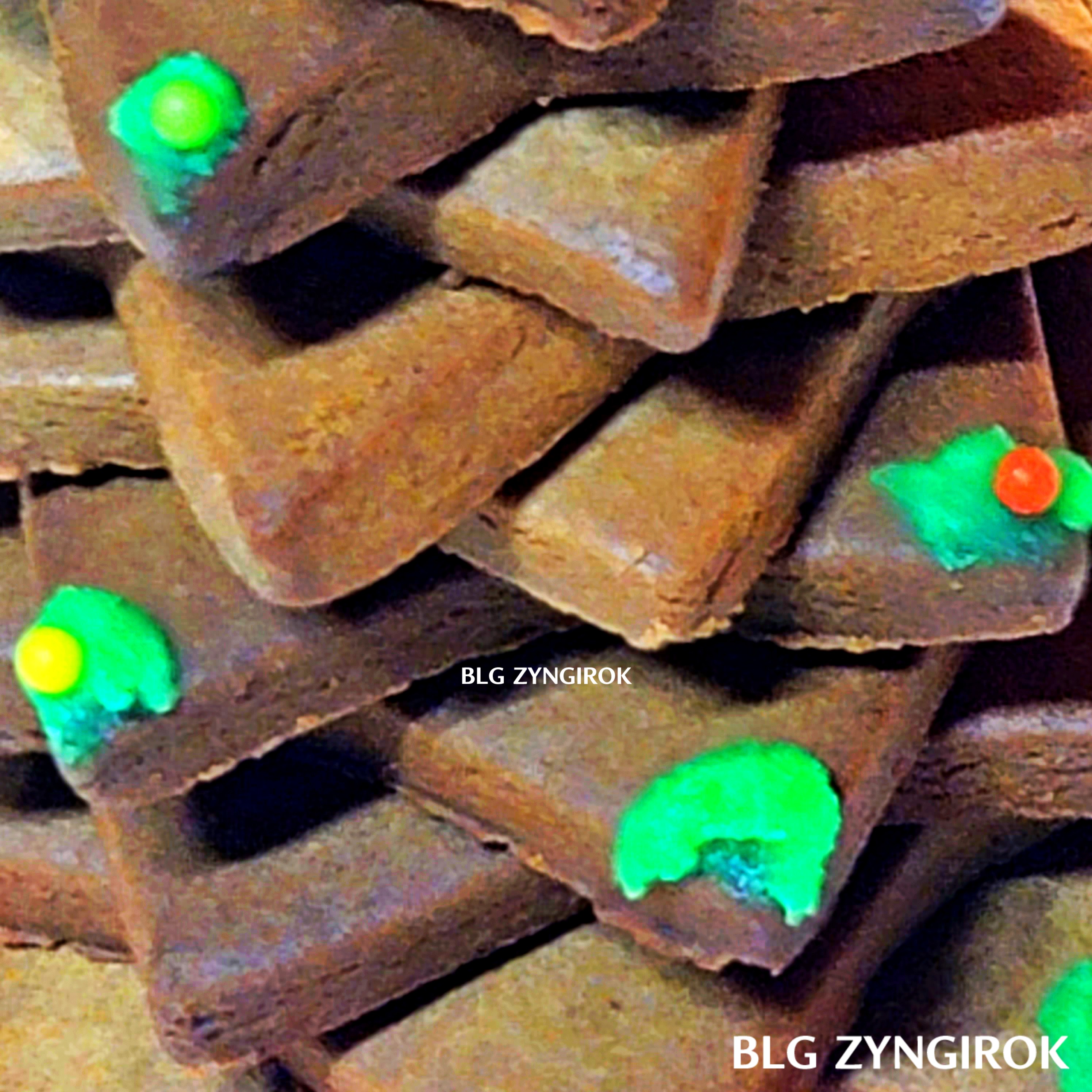 노브랜드에서 구매한 크리스마스 트리 키트 마감 - 초록 크림을 많이 바르지 않은 모습이다.