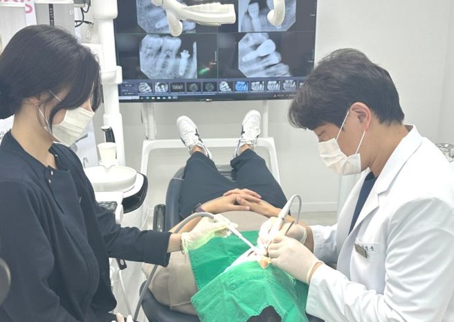  잇몸에서 피가 나는 이유