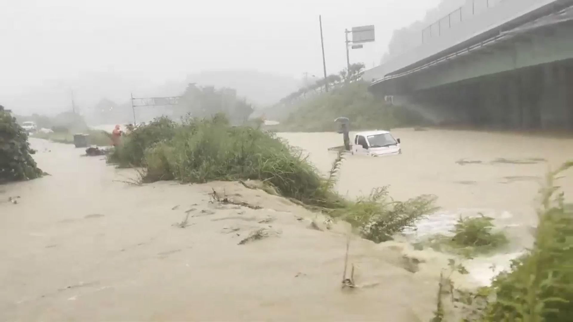 경남 합천과 산청 등지에 시간당 50~80mm의 폭우