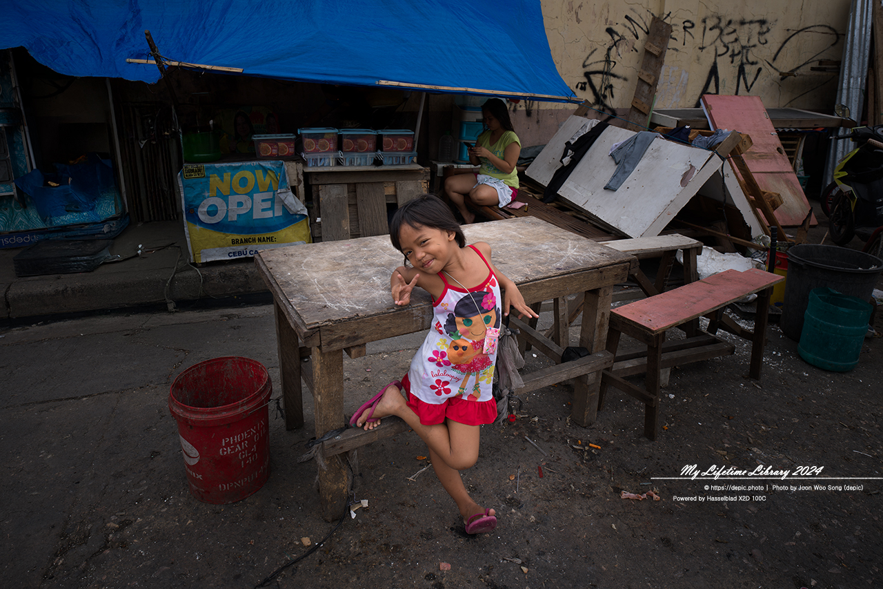 필리핀 세부 필리피노 사람들 거리 골목 시장