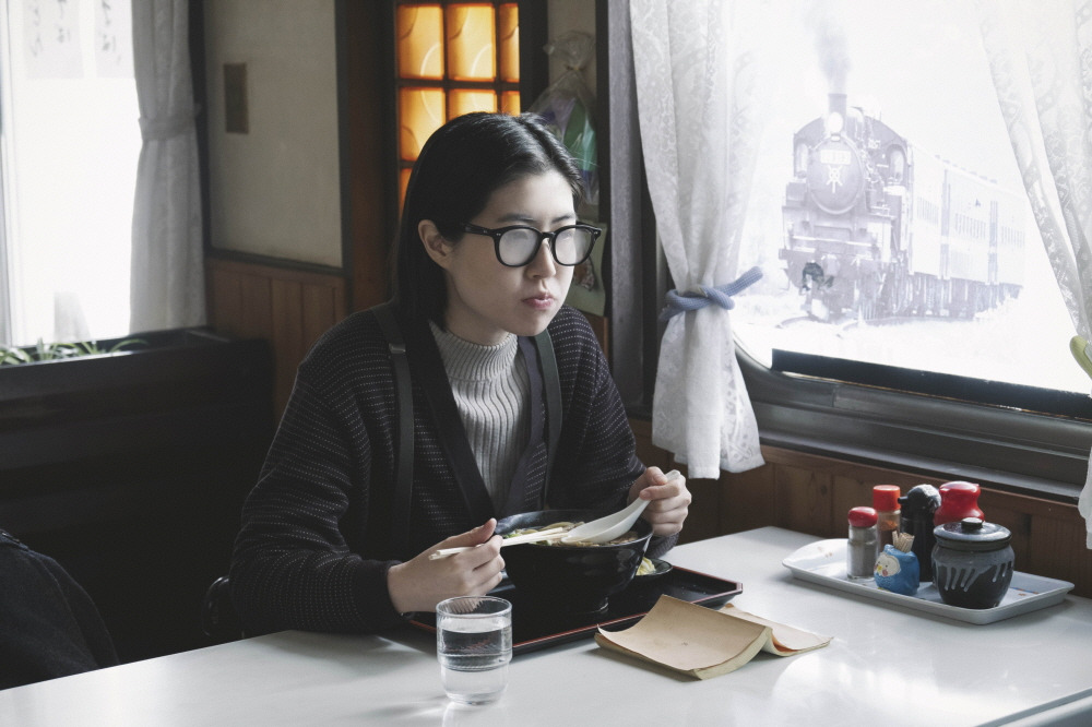 영화 <여행과 나날>