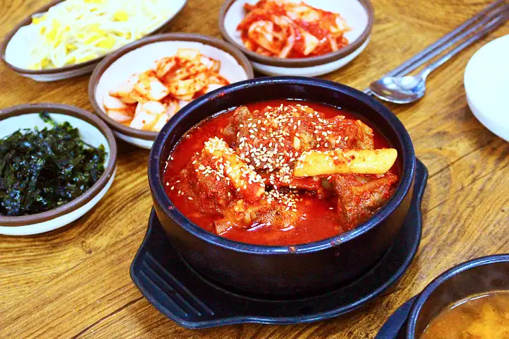생방송오늘저녁 창원 안민동 매운 소갈비찜 백반 갈비탕 맛집 추천