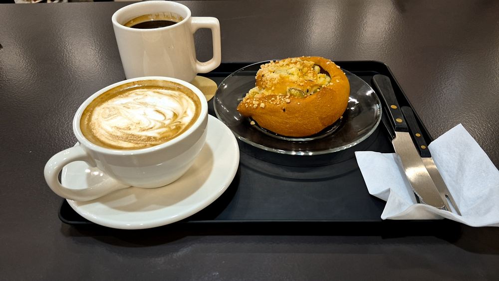 라떼 소보로빵