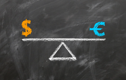 달러와 엔화 저울