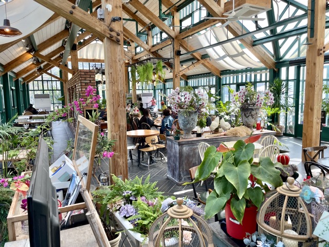 외도널서리-내부는-완전-식물원이었습니다.