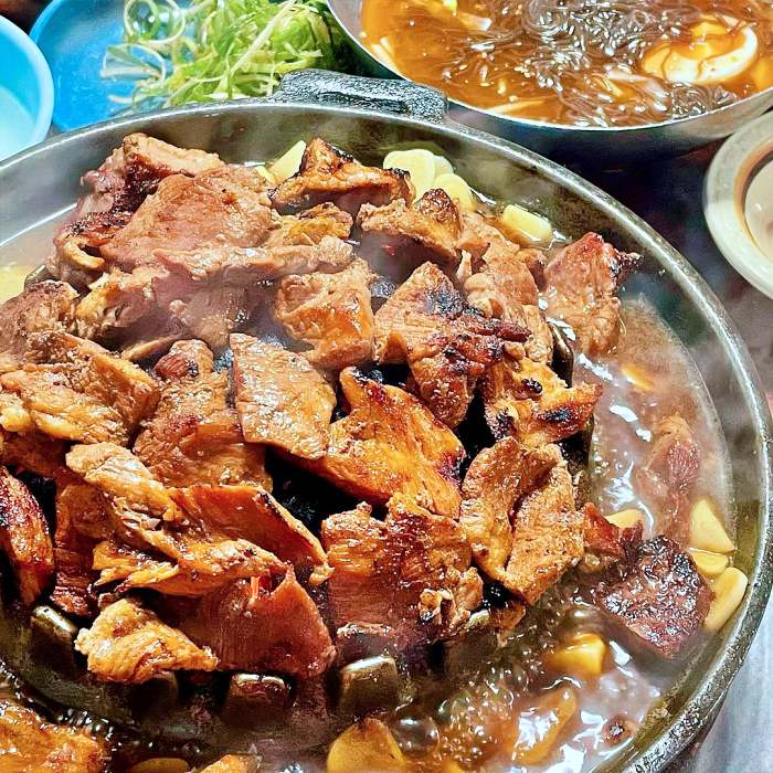 토요일은 밥이좋아 천안 돼지갈비 맛집 30년 노포 돼지갈빗집 물냉면 된장찌개 육즙 졸여주는 불판 한해 게스트 토밥 좋아 추천 방송정보