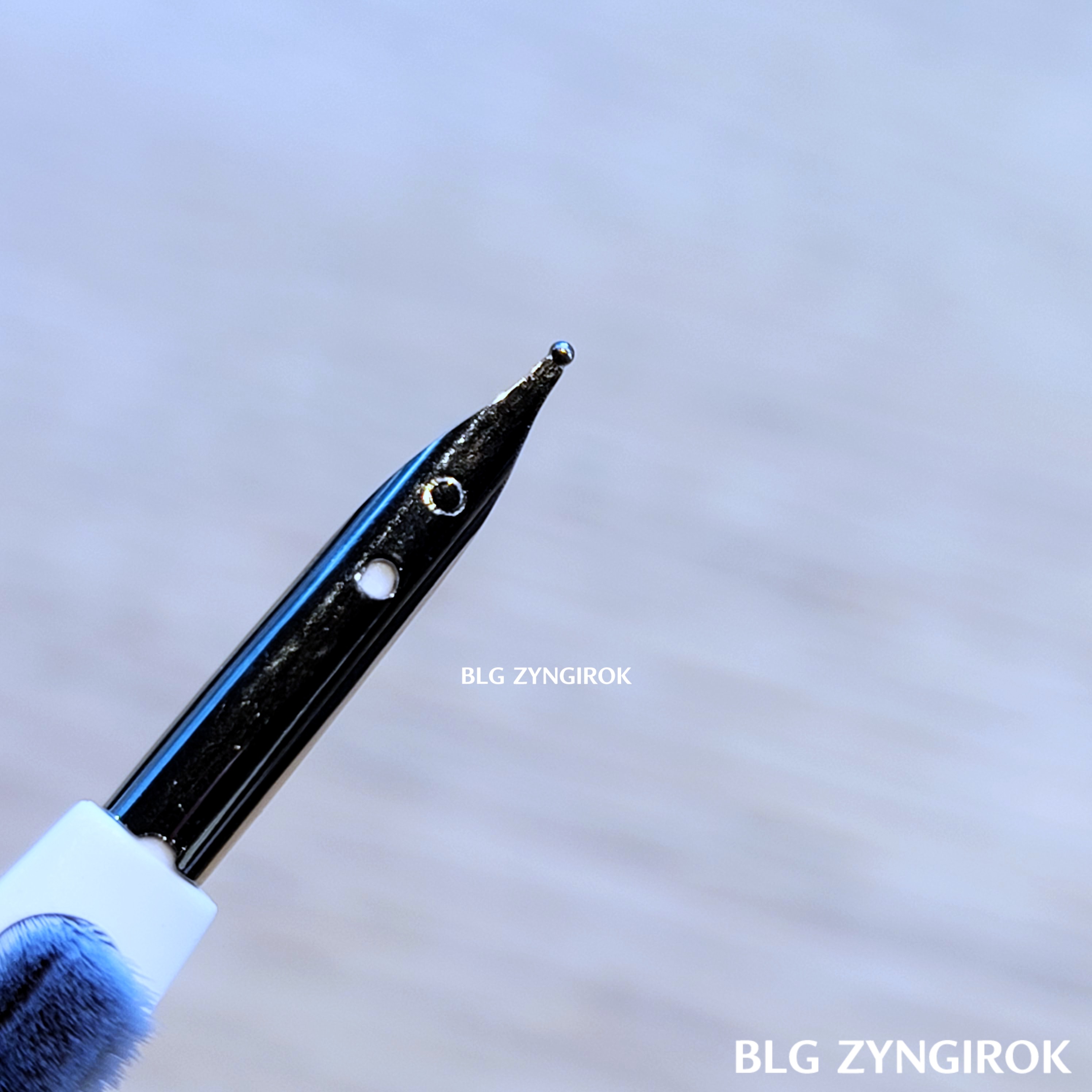 Multifunctional Cleaning Kit 펜촉 모습이다.