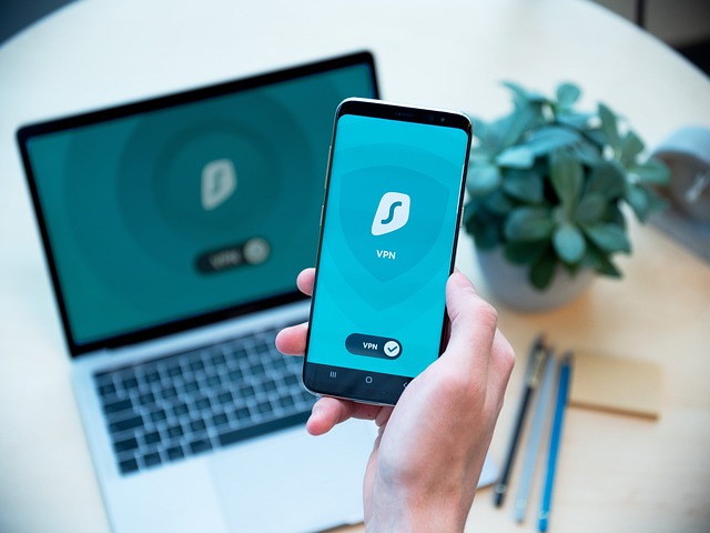 VPN-접속하는-사진