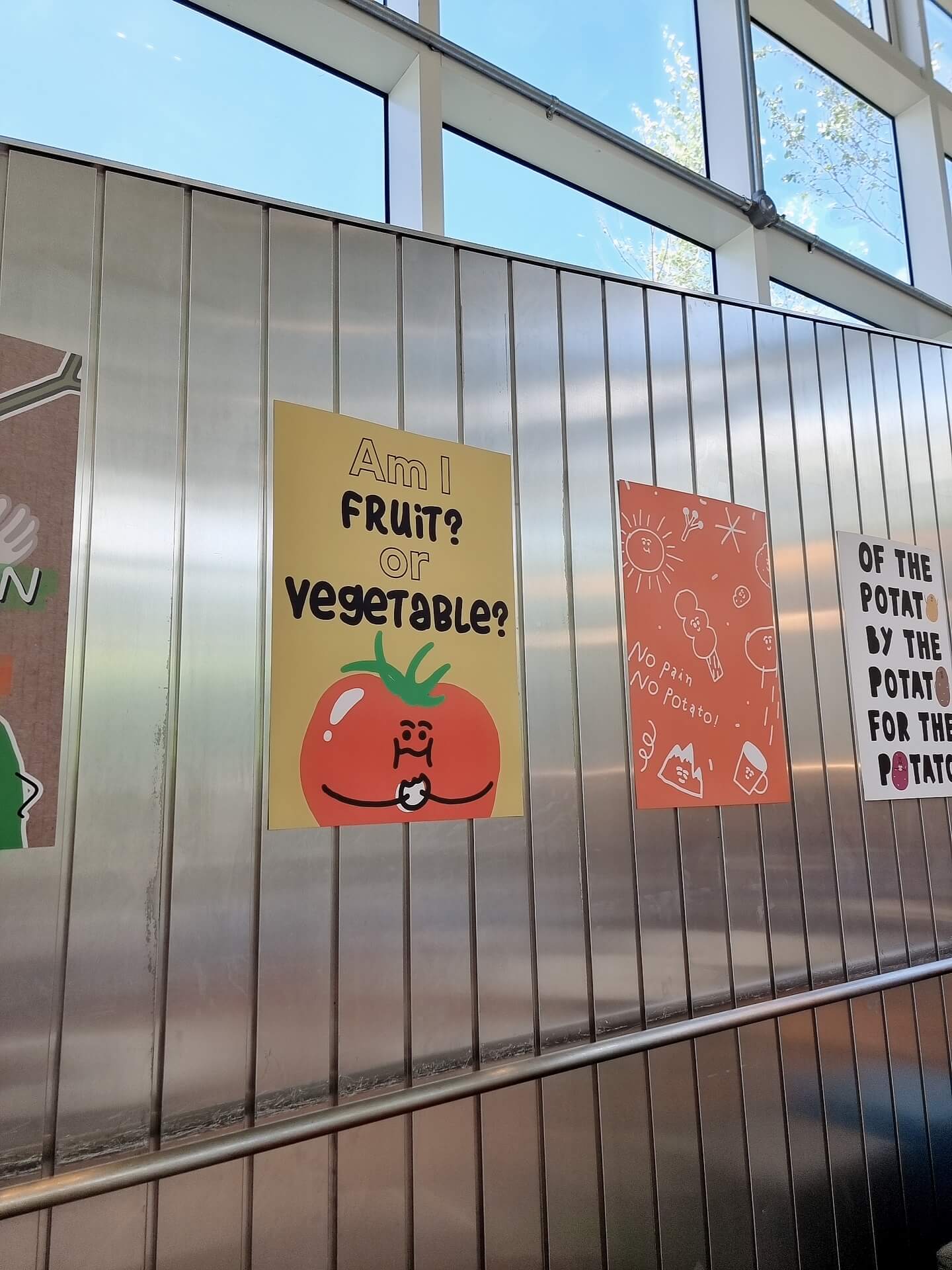 감자밭 매장 내부 포스터