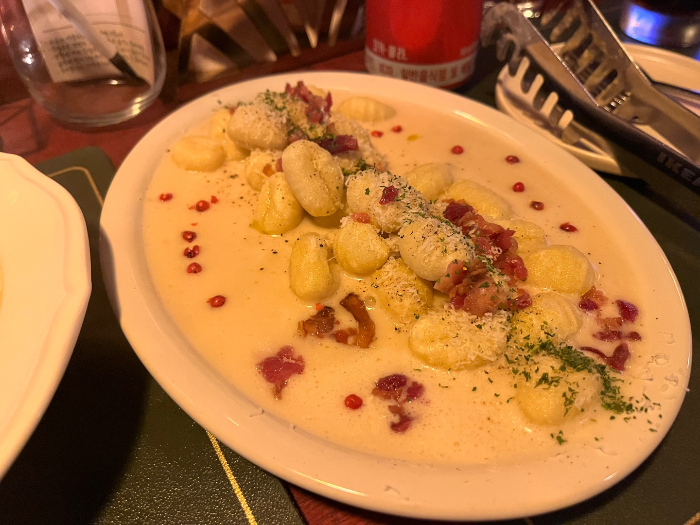 고소한 갈릭 뇨끼