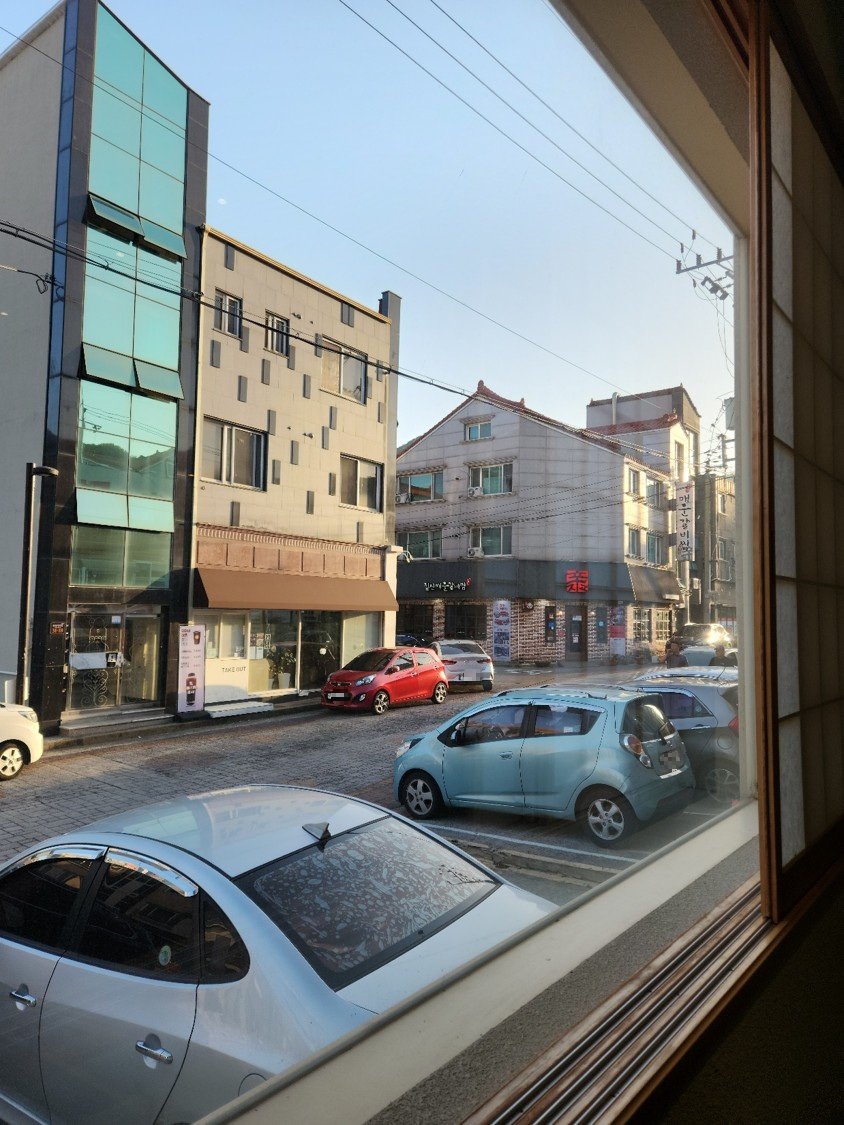가게 바로 붙어 있는 전용 주차장