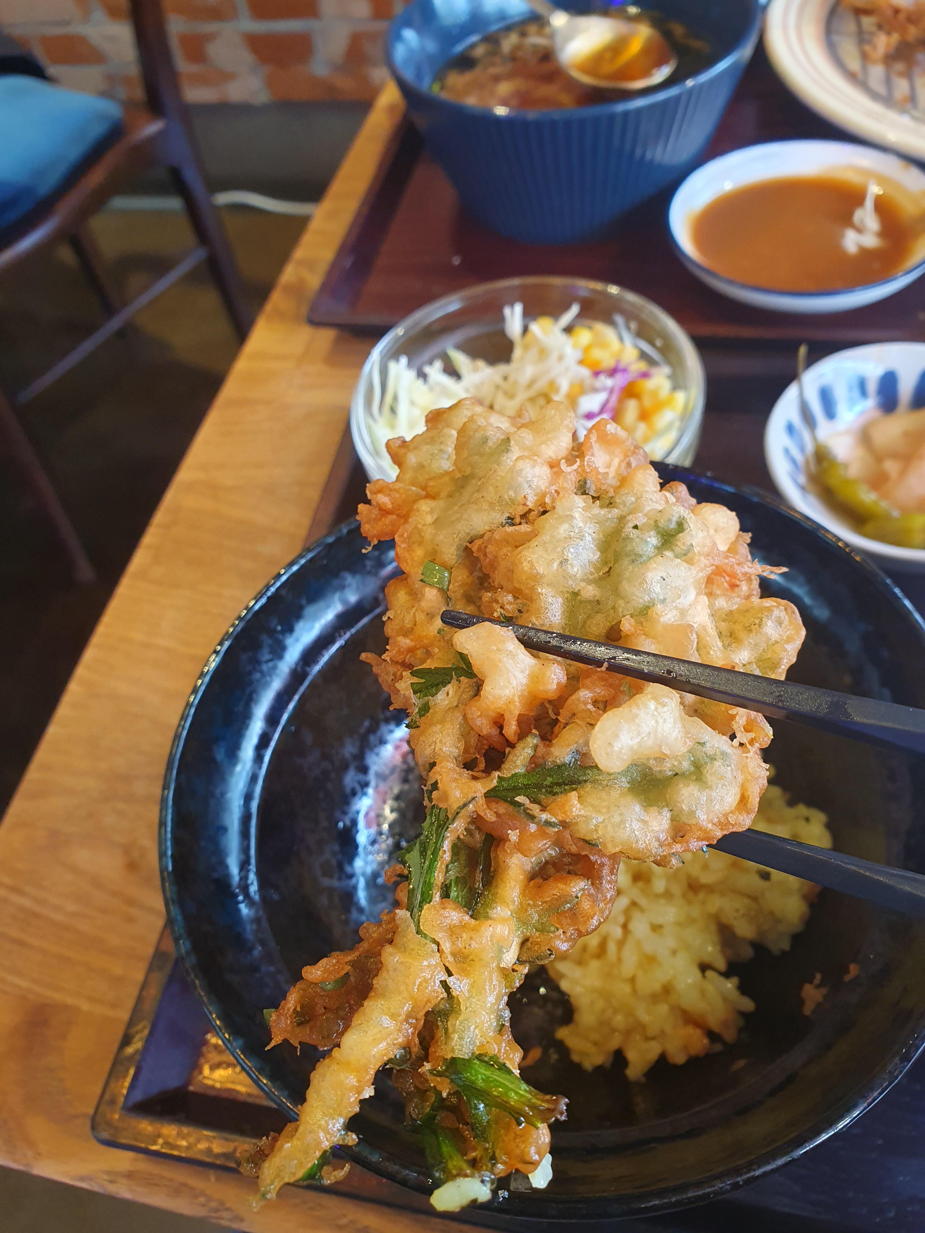 갈마동 텐동 튀김덮밥 쑥갓튀김 제일 바삭하다.