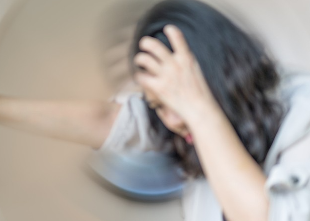 어지럼증 뇌졸중증상 응급상황 이석증 메니에르병 심인성어지럼증 건강정보 119 전정재활 균형감각
