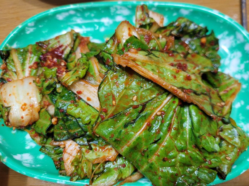 고기와 잘 어울리는 봄동무침 완성 모