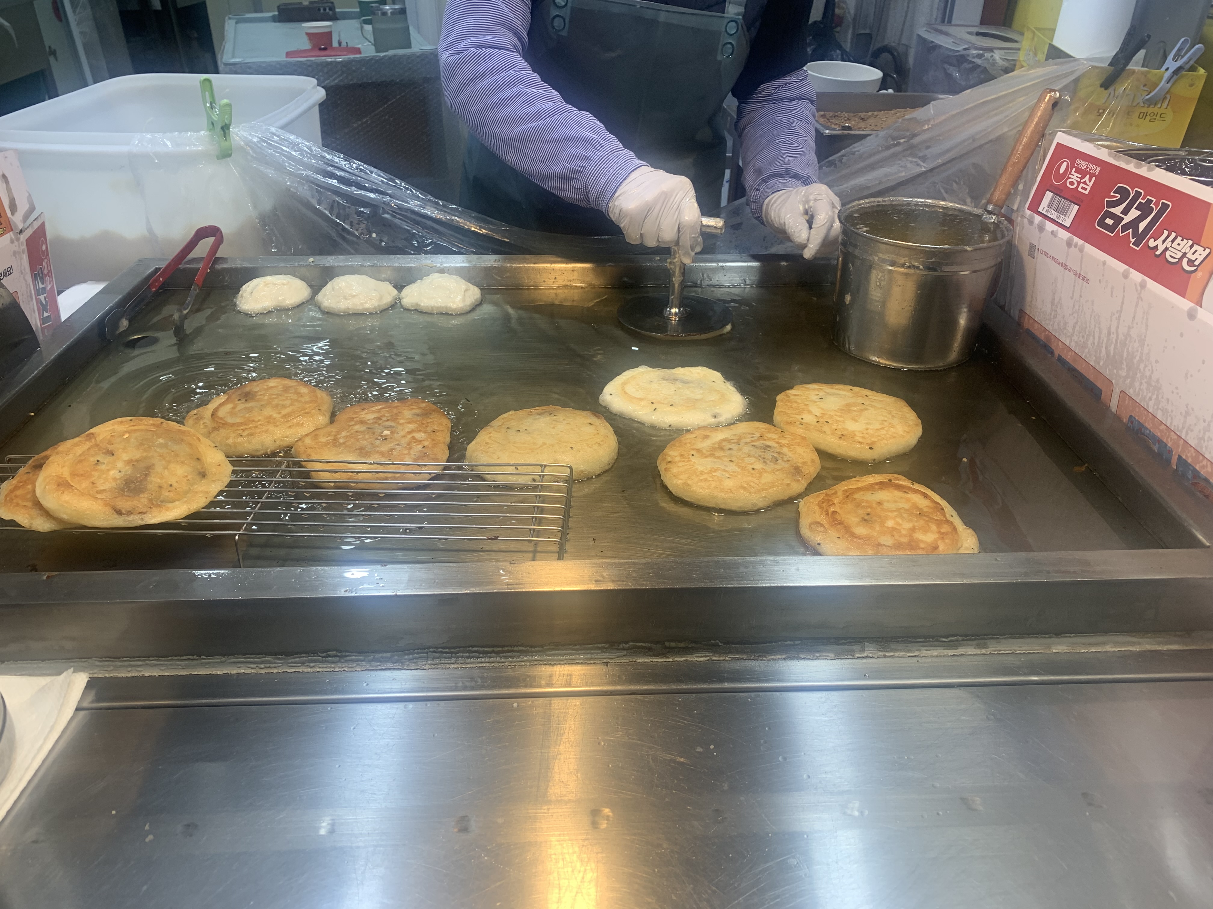 광명시장 맛집 투어 광명 춘자네부대찌개 광명 오징어보쌈 광명 유명환닭강정 광명시장 씨앗호떡