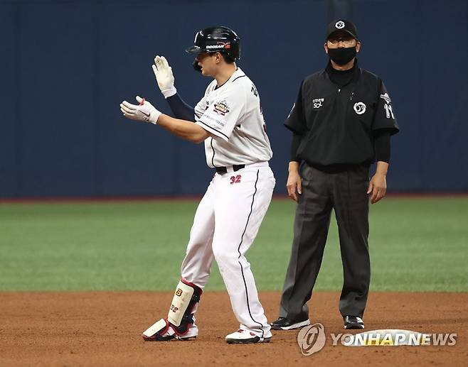 김재환, 두산과 작별 협상이 결렬되어 방출된 그는 보상 없이 계약 가능