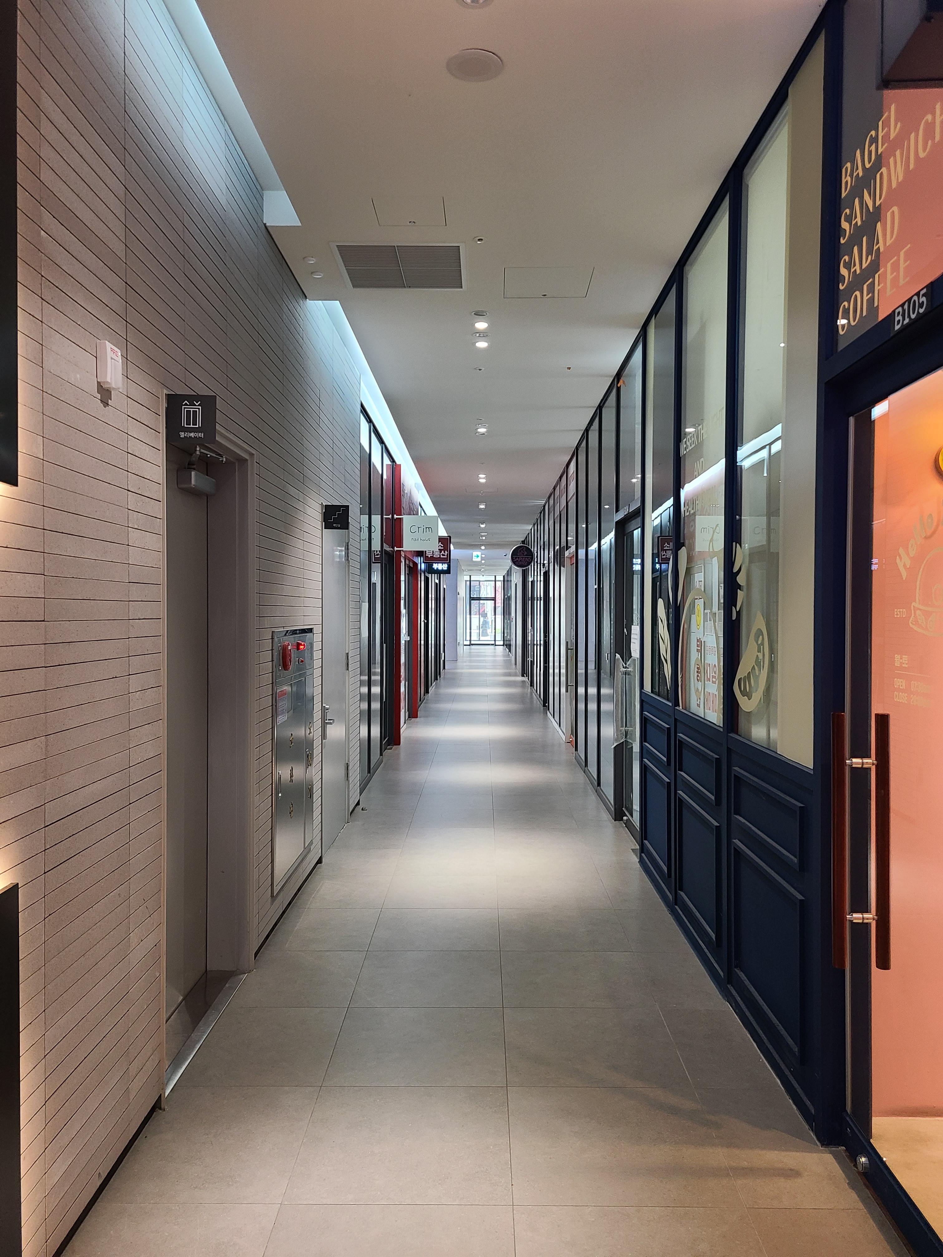 당산 생각공장 1층 내부1