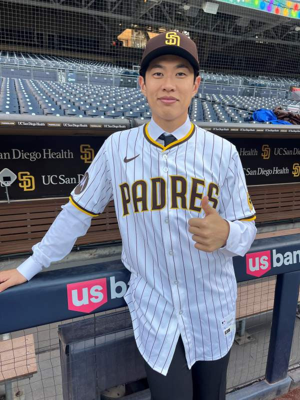 송성문 야구선수 연봉 나이 프로필 학력 고향: 샌디에이고 파드리스 MLB 성공 비결, 20-20 기록 완벽 분석