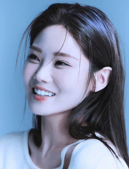 배아현-미소