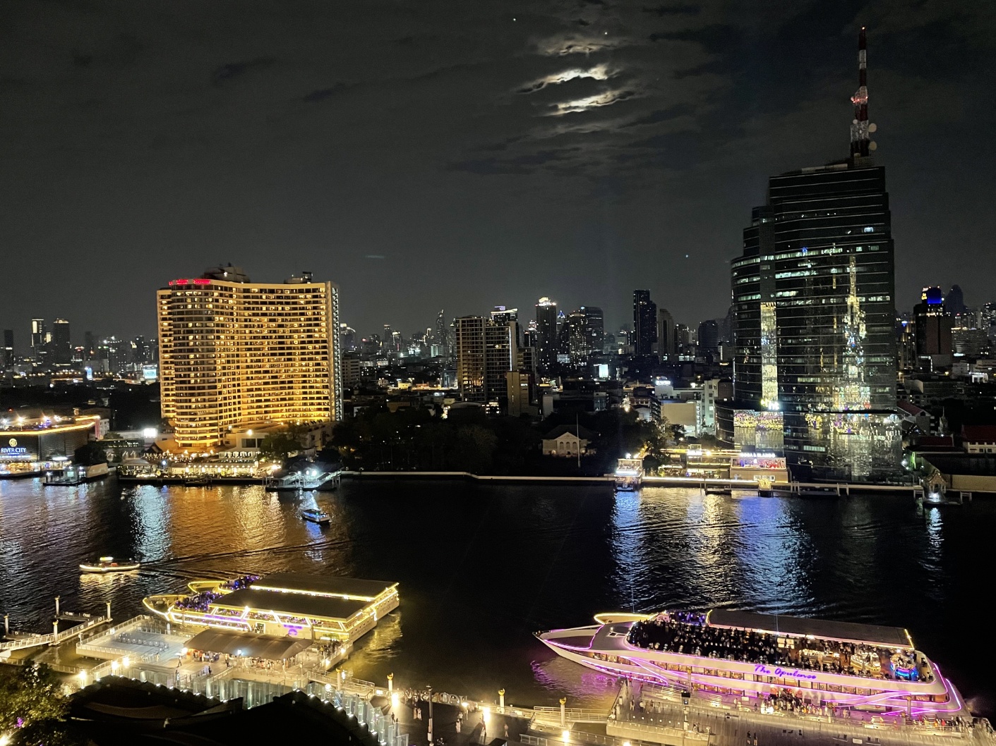 아이콘 시암 및 애프터유 망고빙수