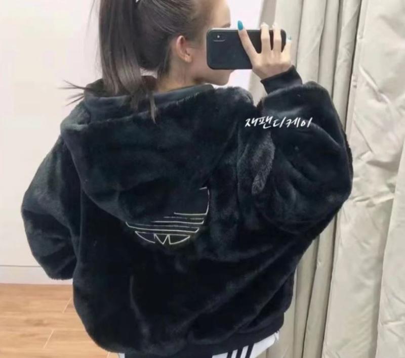 아디다스 퍼 자켓 후리스 후드집업 여성 크롭 점퍼 블랙 HC6600