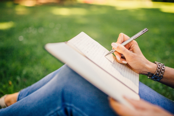 가볍고 꾸준하게, 부담 없는 일기 쓰는 법