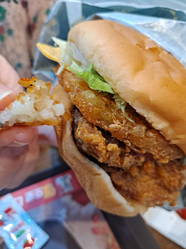 징거타워버거 한입