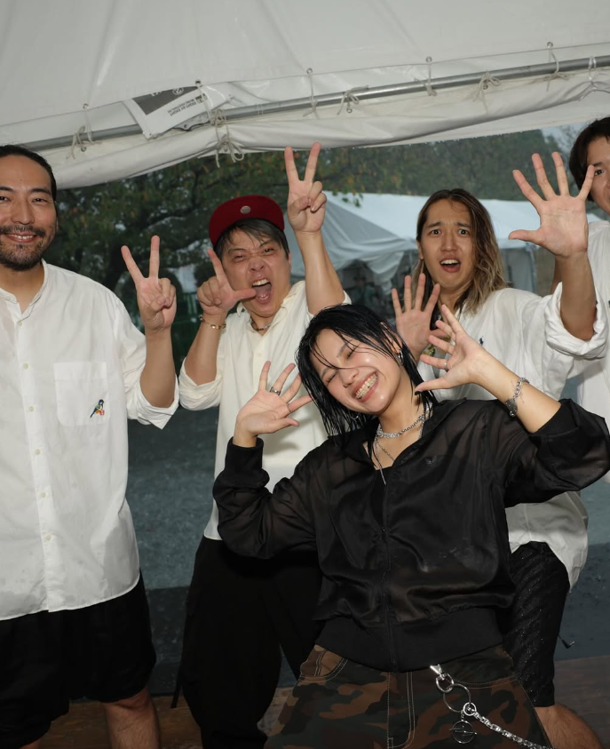 Leina 恋に落ちるのは簡単で