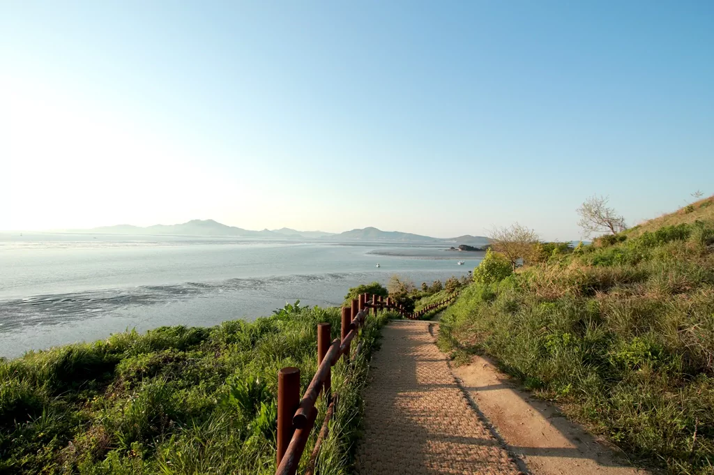 서울 근교에서 제주도의 정취를 느낄 수 있는 예단포 산책로 풍경.