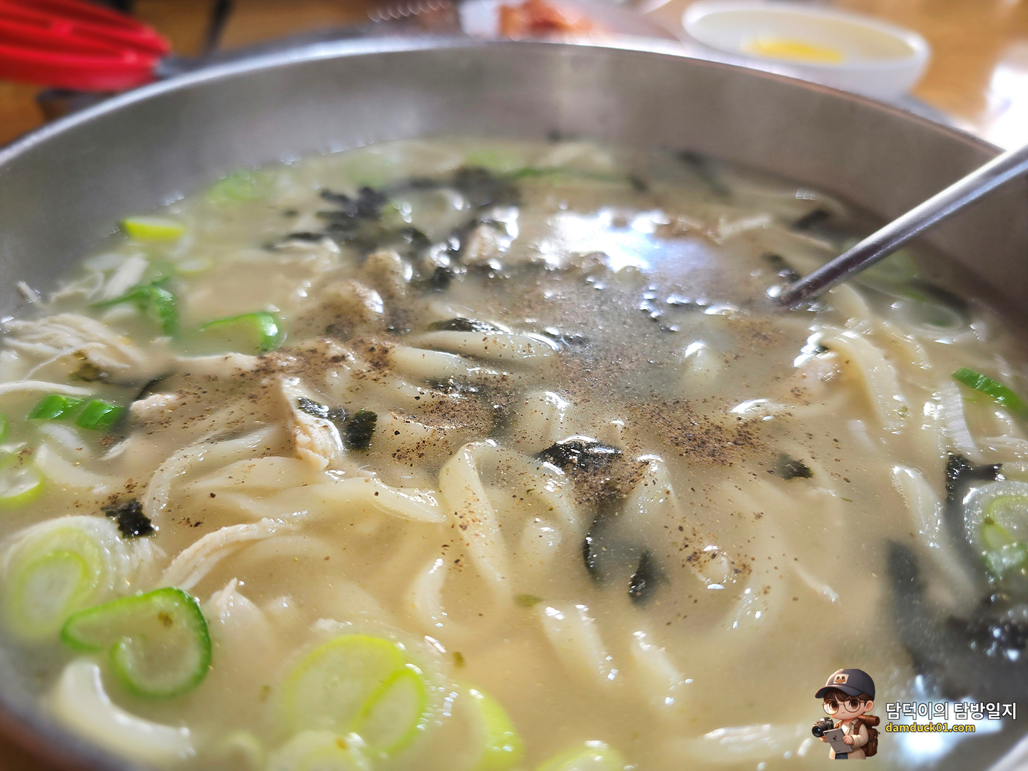 닭칼국수