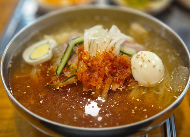 물냉면