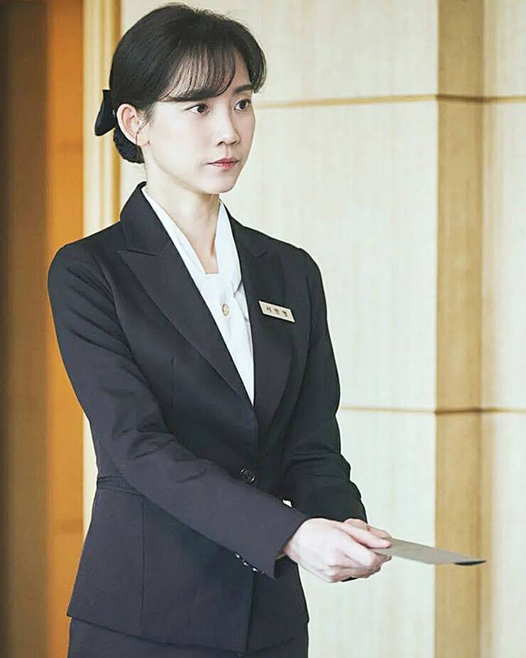 배우-신현빈