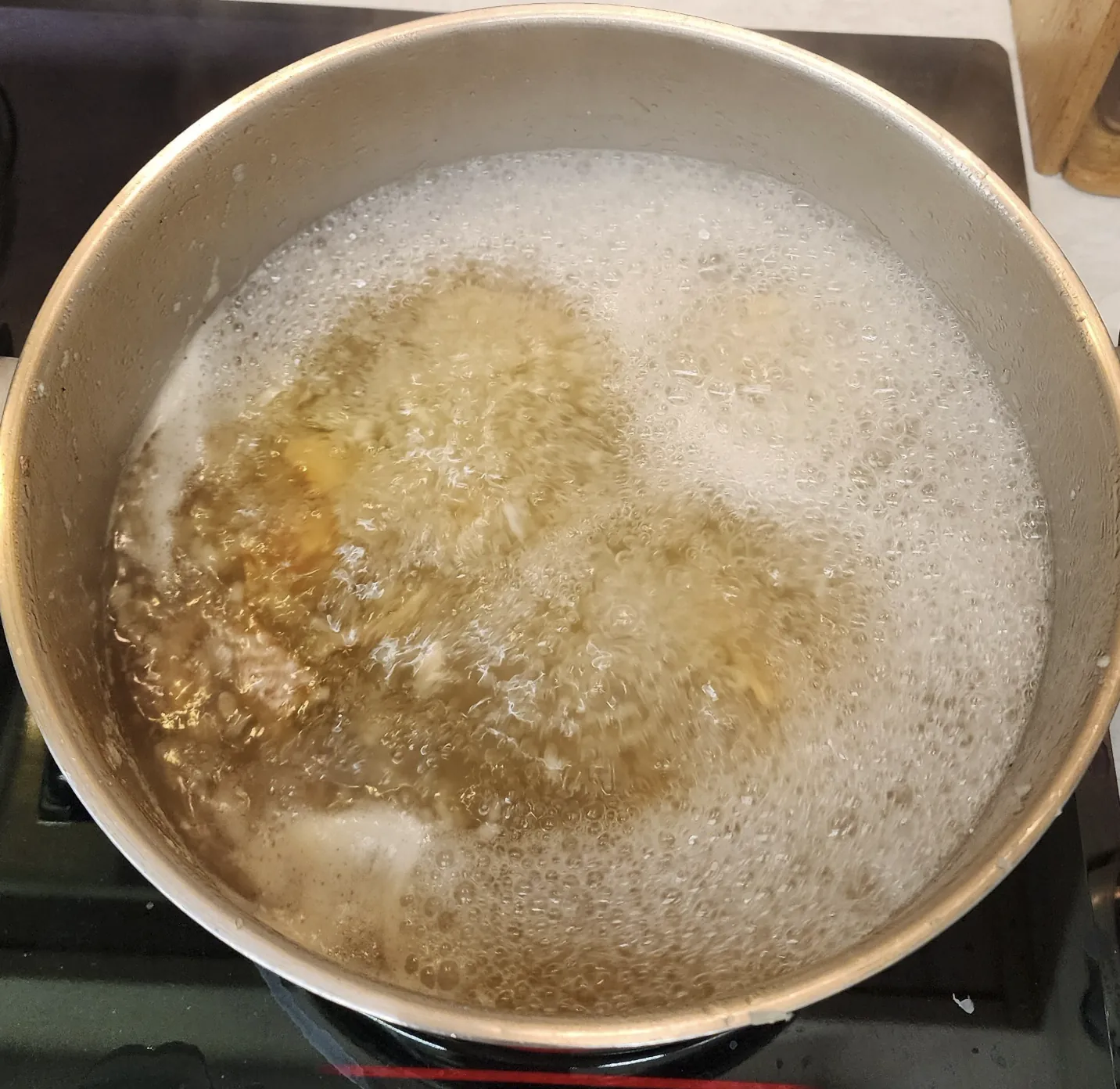 두부황태콩나물국-육수넣고끓이기