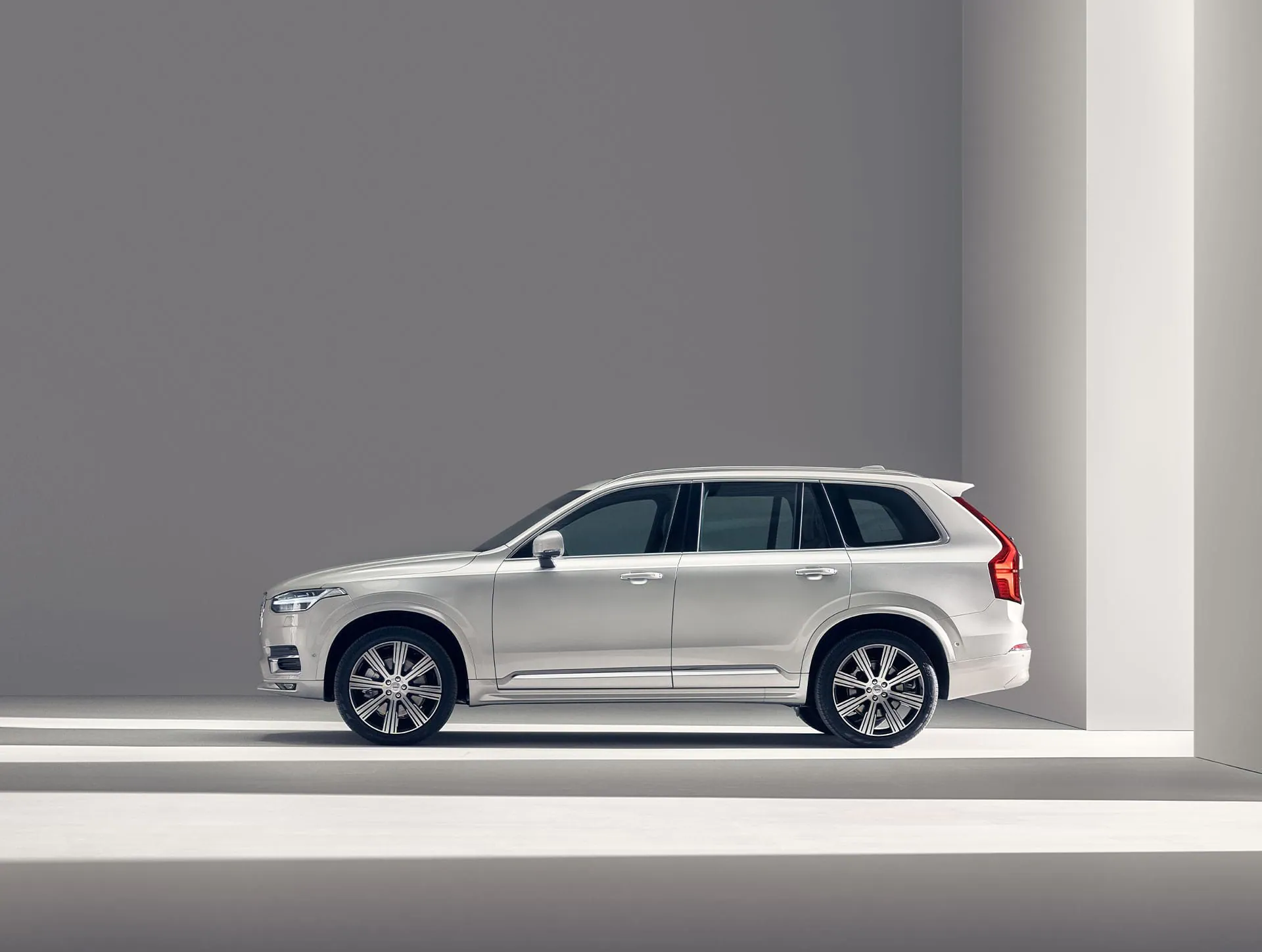 2022 볼보 XC90 리차지 2세대 7인승 성능 제원 모의견적 가격 실내 디자인 인테리어 총정리