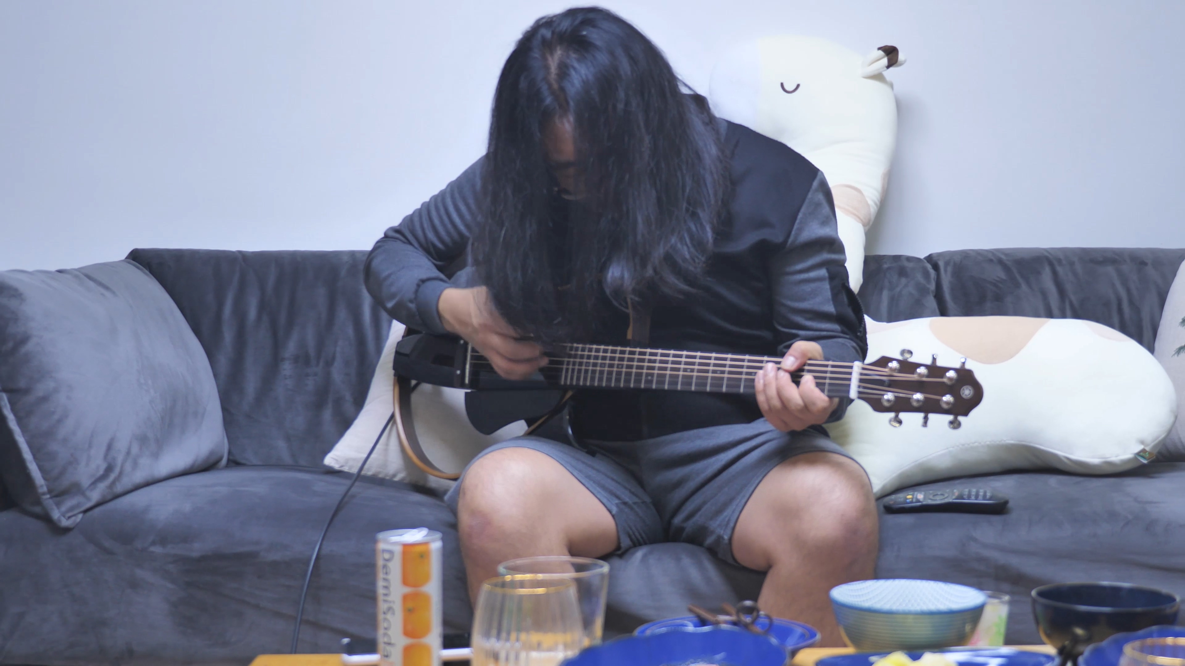 술마시고-기타치기-음주연주-기타연주-초보기타-YAMAHA-SLG200